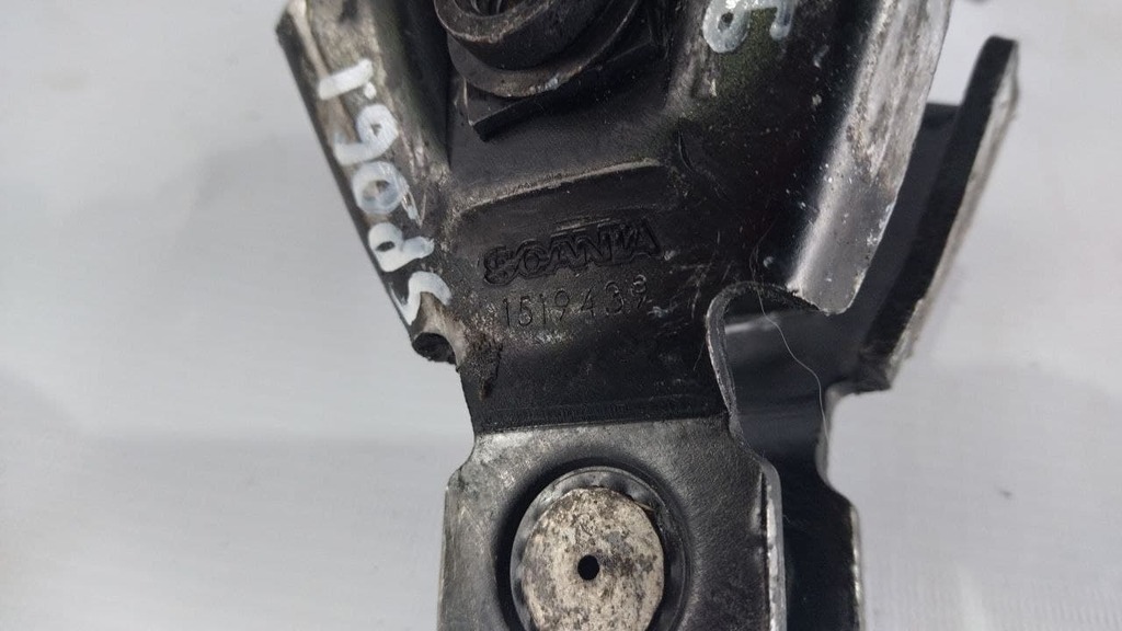 ответная часть замка кабины б/у - 3